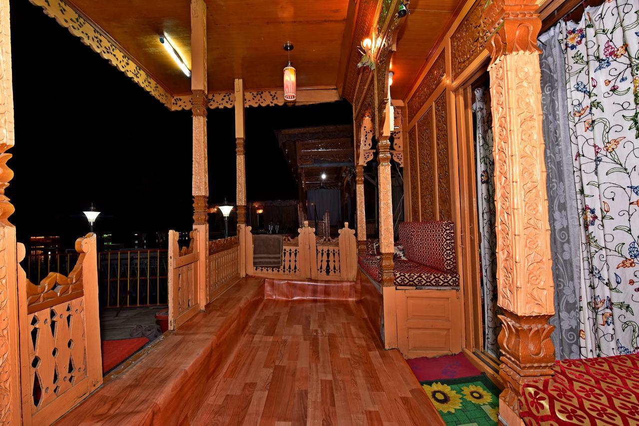 Lake Palace Group Of House Boats Сринагар Экстерьер фото